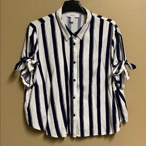 Forever 21 button up crop top | worn once